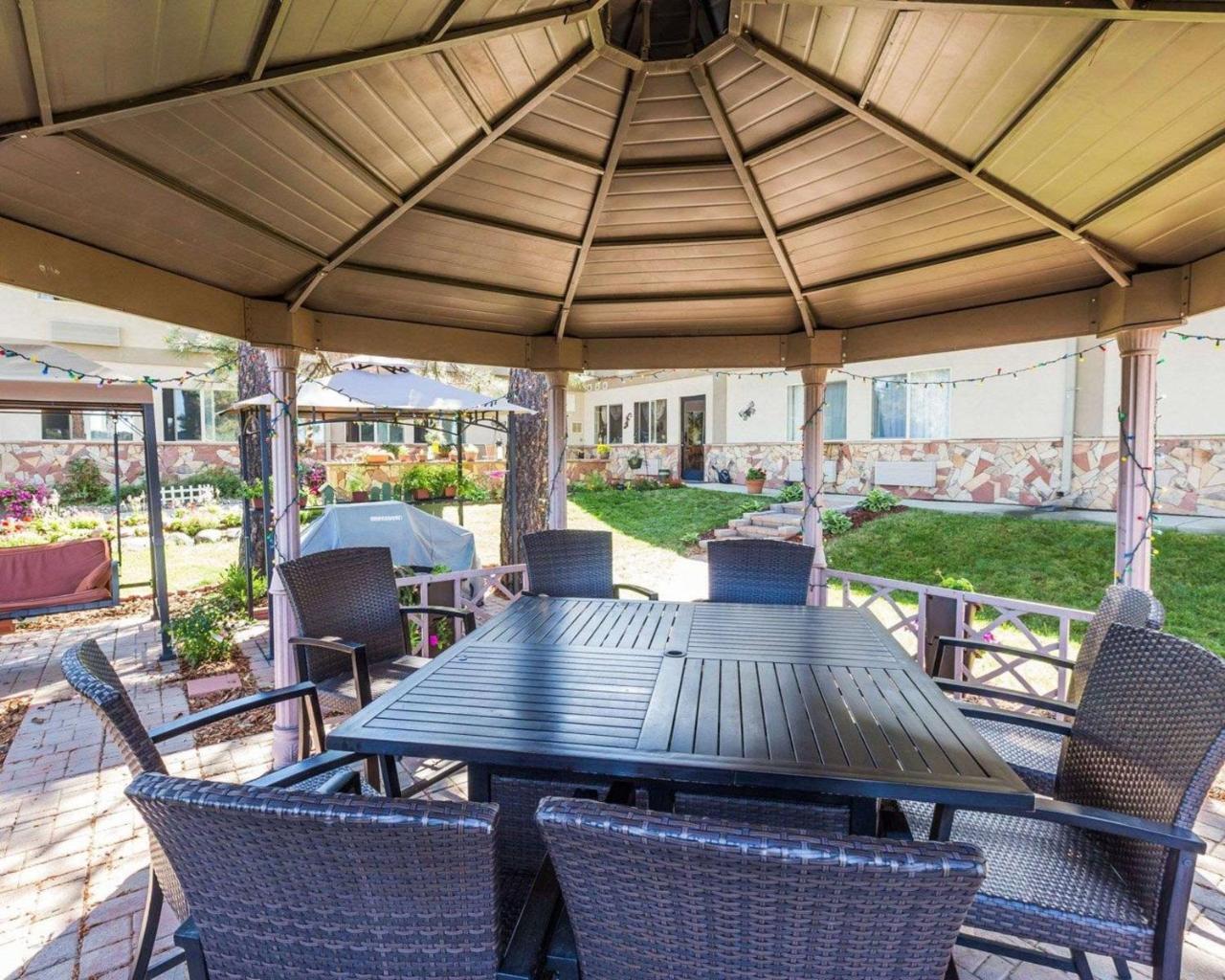 West End Lodge باغوسا سبرينغز المظهر الخارجي الصورة